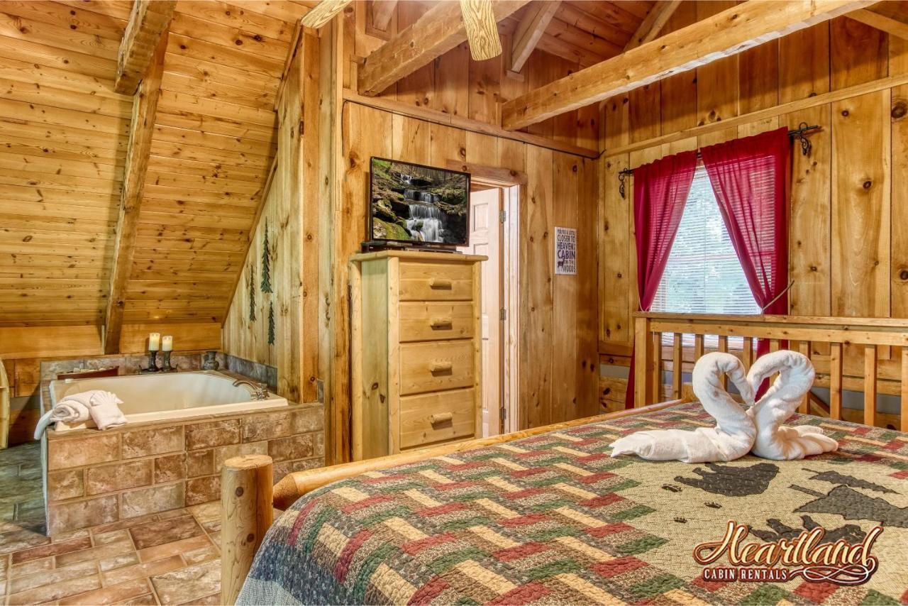Вилла Cozy Mountain Hideaway Гатлинбург Экстерьер фото