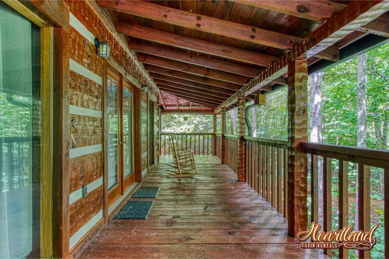 Вилла Cozy Mountain Hideaway Гатлинбург Экстерьер фото