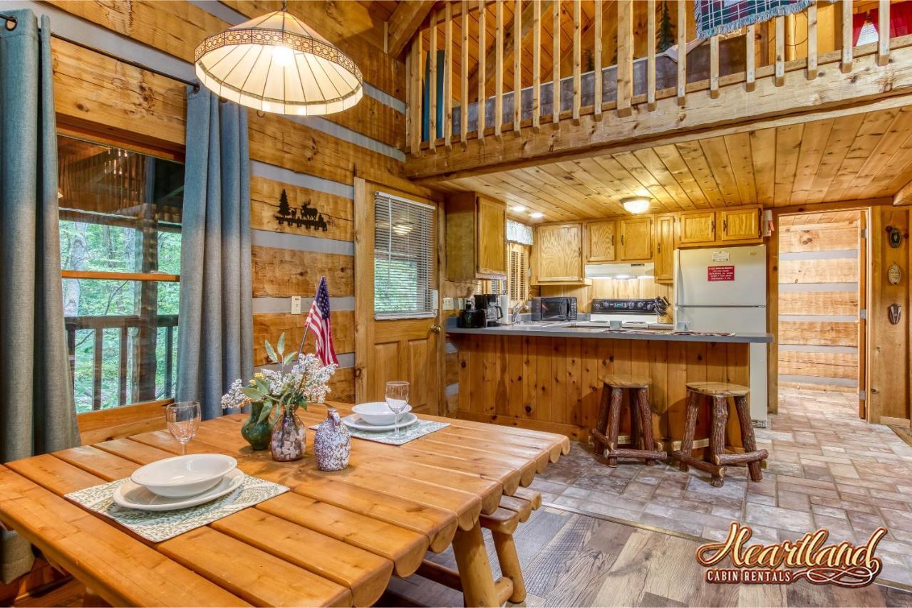 Вилла Cozy Mountain Hideaway Гатлинбург Экстерьер фото